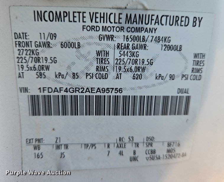 image for item EN8426 2010 Ford F450 Super Duty flatbed truck