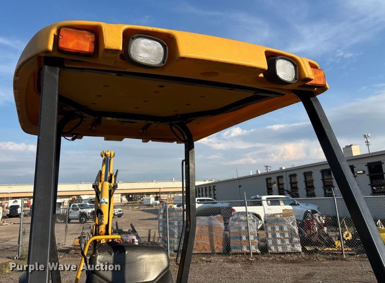 image for item EN8427 2008 John Deere 110 backhoe