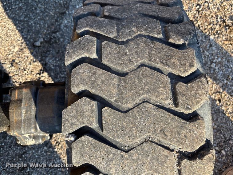 image for item EN8427 2008 John Deere 110 backhoe