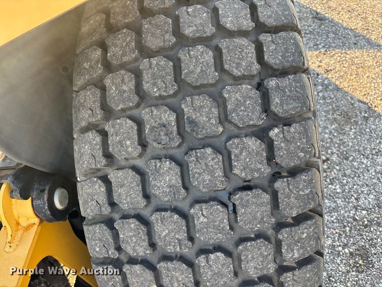 image for item EN8427 2008 John Deere 110 backhoe