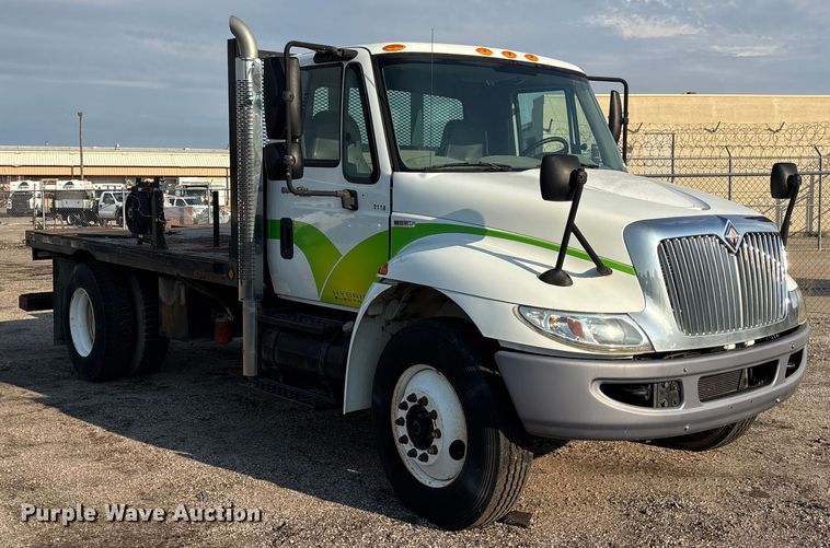 image for item EN8428 2010 International DuraStar 4300 flatbed truck