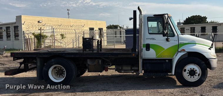 image for item EN8428 2010 International DuraStar 4300 flatbed truck