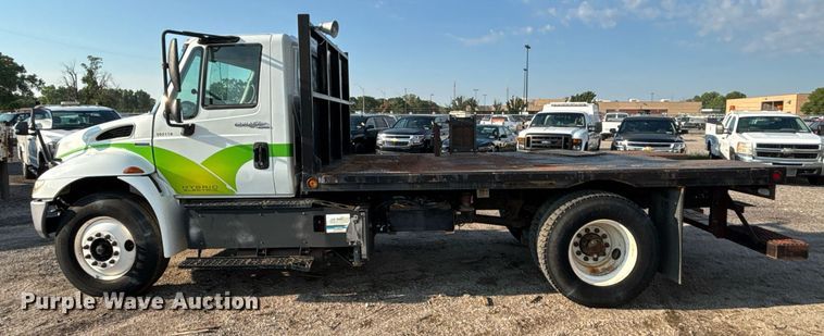 image for item EN8428 2010 International DuraStar 4300 flatbed truck