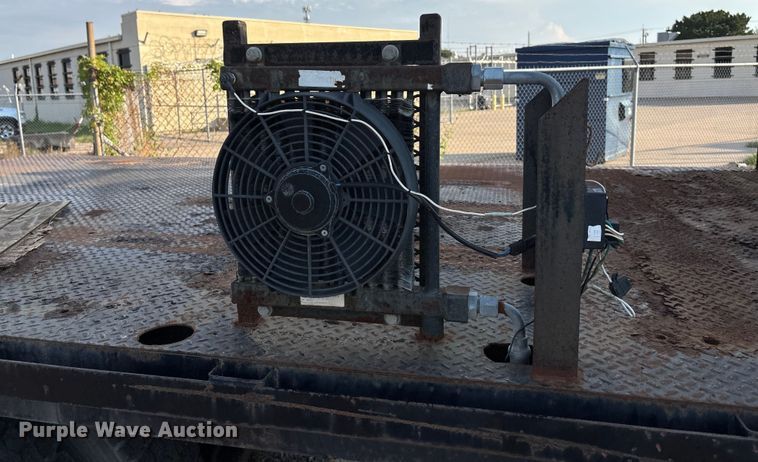 image for item EN8428 2010 International DuraStar 4300 flatbed truck