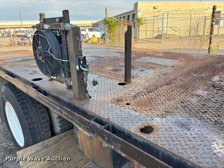 image for item EN8428 2010 International DuraStar 4300 flatbed truck