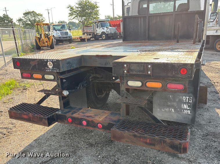 image for item EN8428 2010 International DuraStar 4300 flatbed truck