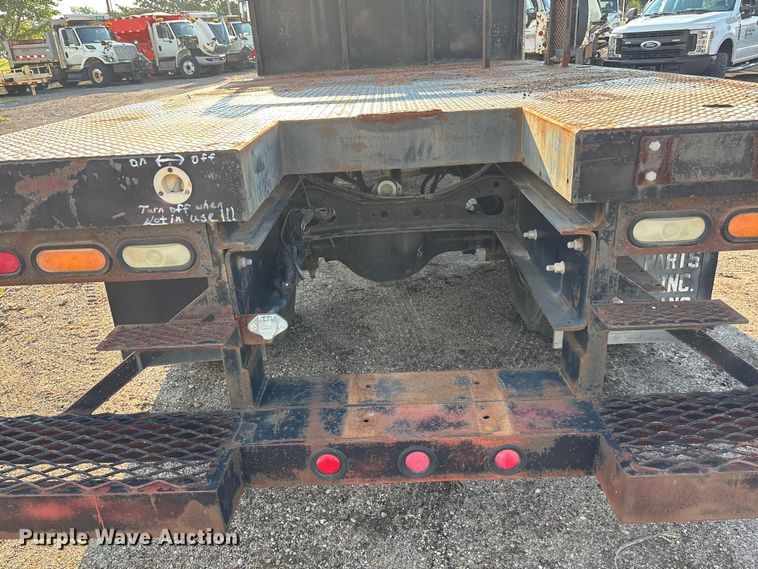 image for item EN8428 2010 International DuraStar 4300 flatbed truck