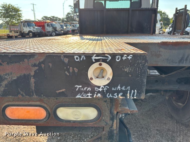 image for item EN8428 2010 International DuraStar 4300 flatbed truck