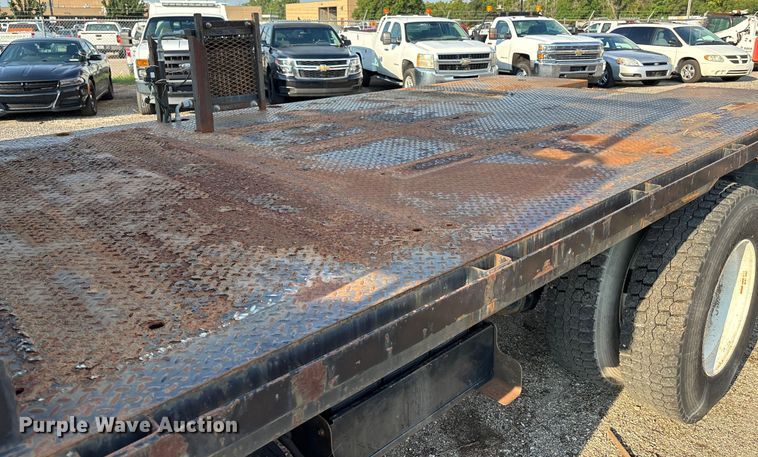 image for item EN8428 2010 International DuraStar 4300 flatbed truck