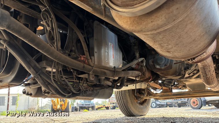 image for item EN8428 2010 International DuraStar 4300 flatbed truck