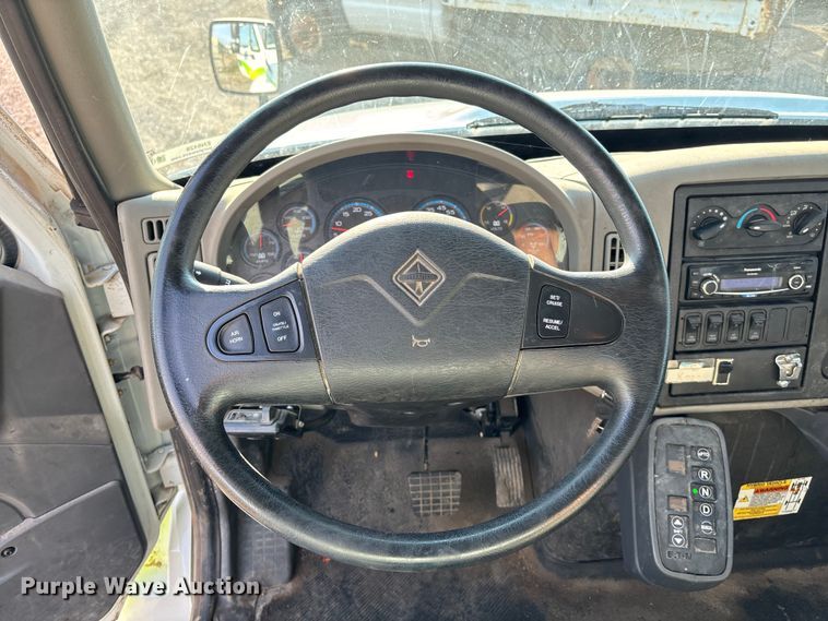 image for item EN8428 2010 International DuraStar 4300 flatbed truck