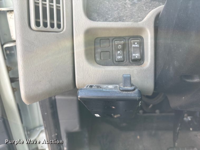 image for item EN8428 2010 International DuraStar 4300 flatbed truck