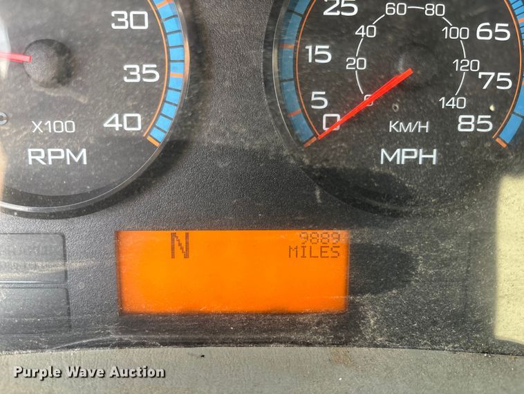 image for item EN8428 2010 International DuraStar 4300 flatbed truck