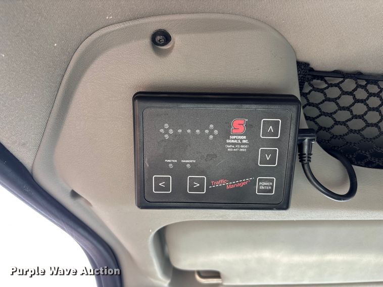 image for item EN8428 2010 International DuraStar 4300 flatbed truck