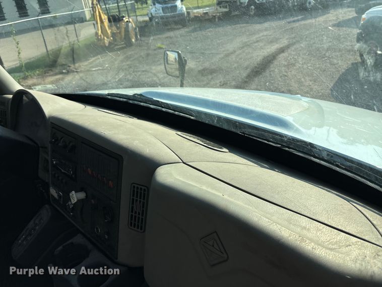 image for item EN8428 2010 International DuraStar 4300 flatbed truck