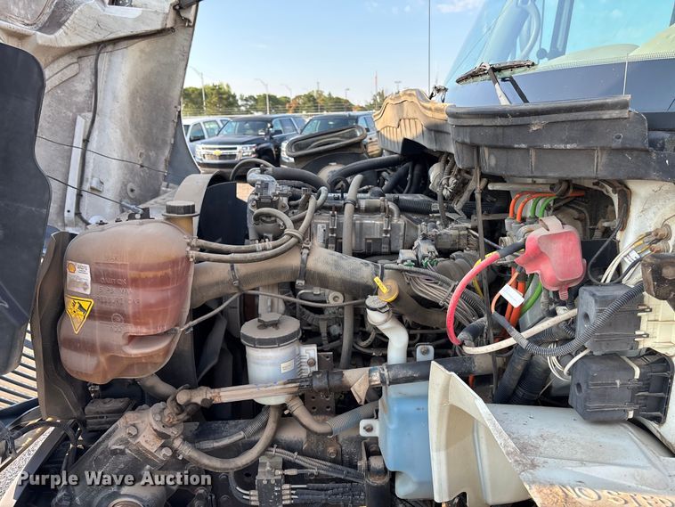 image for item EN8428 2010 International DuraStar 4300 flatbed truck