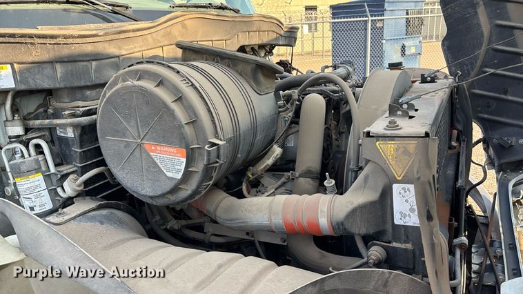 image for item EN8428 2010 International DuraStar 4300 flatbed truck