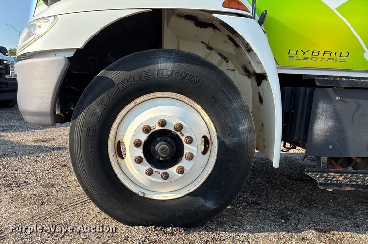 image for item EN8428 2010 International DuraStar 4300 flatbed truck