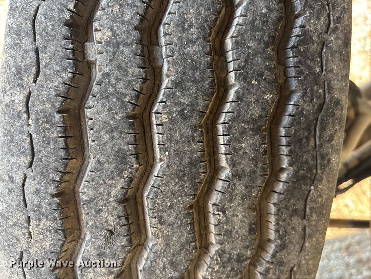 image for item EN8428 2010 International DuraStar 4300 flatbed truck