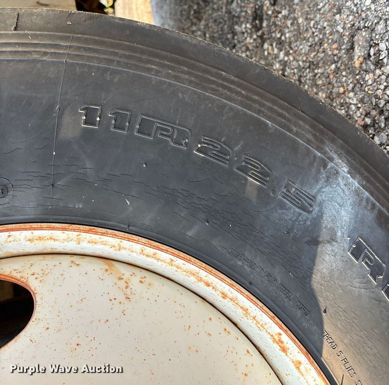 image for item EN8428 2010 International DuraStar 4300 flatbed truck