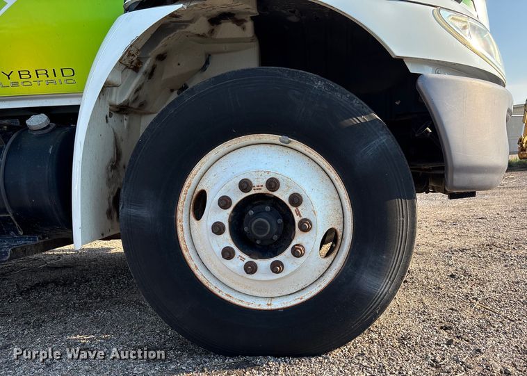 image for item EN8428 2010 International DuraStar 4300 flatbed truck