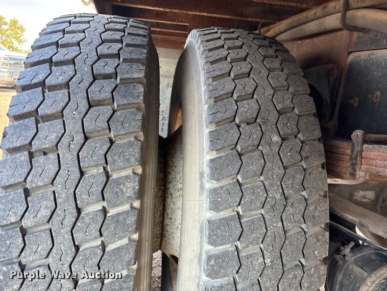 image for item EN8428 2010 International DuraStar 4300 flatbed truck