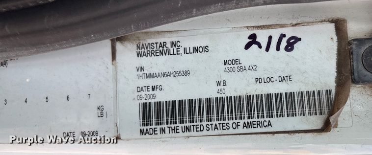 image for item EN8428 2010 International DuraStar 4300 flatbed truck