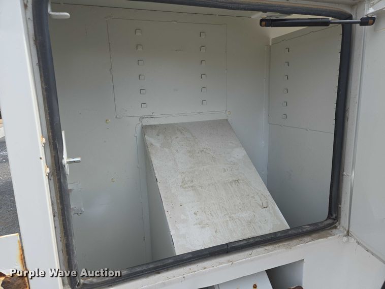 image for item EN8429 2012 Freightliner Business Class M2 bucket truck