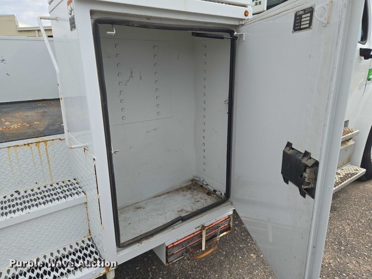 image for item EN8429 2012 Freightliner Business Class M2 bucket truck