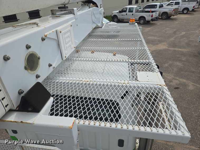 image for item EN8429 2012 Freightliner Business Class M2 bucket truck