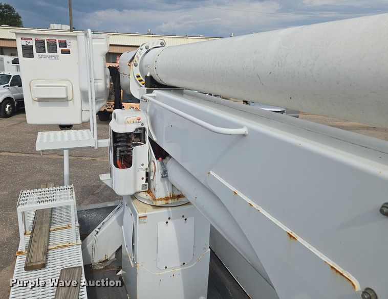 image for item EN8429 2012 Freightliner Business Class M2 bucket truck