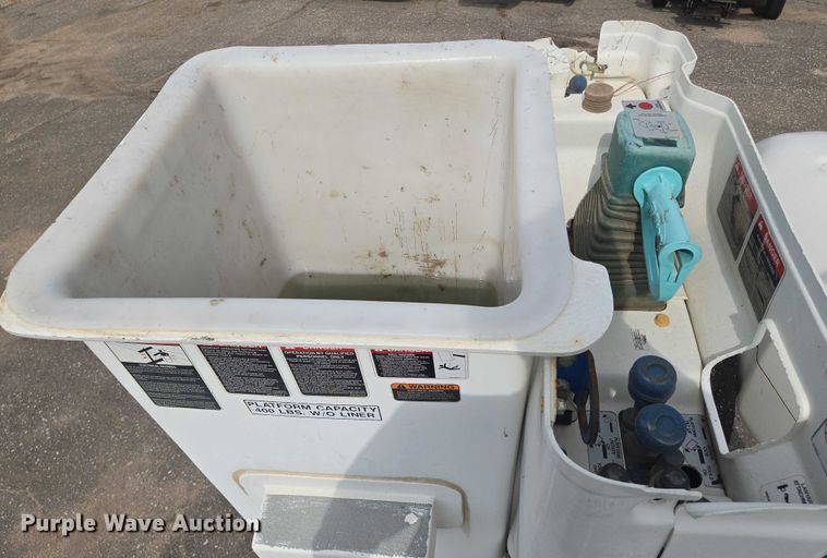 image for item EN8429 2012 Freightliner Business Class M2 bucket truck