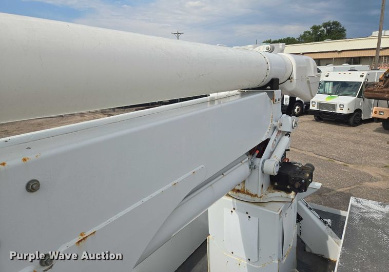 image for item EN8429 2012 Freightliner Business Class M2 bucket truck