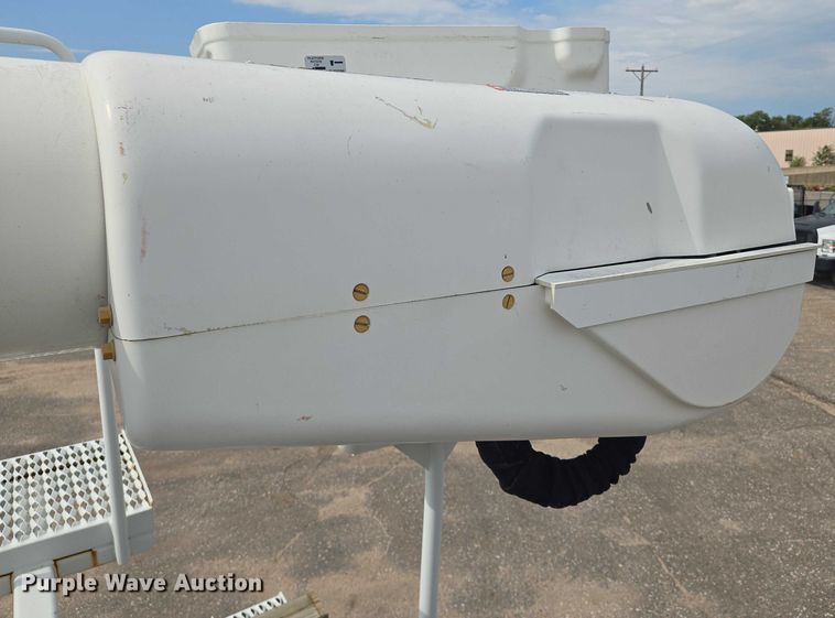 image for item EN8429 2012 Freightliner Business Class M2 bucket truck