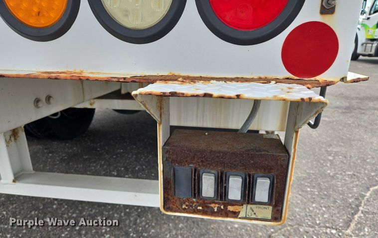 image for item EN8429 2012 Freightliner Business Class M2 bucket truck