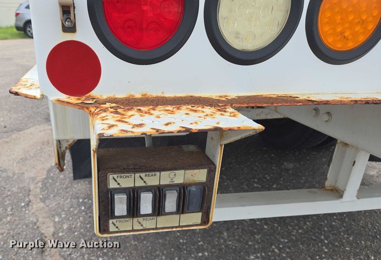 image for item EN8429 2012 Freightliner Business Class M2 bucket truck