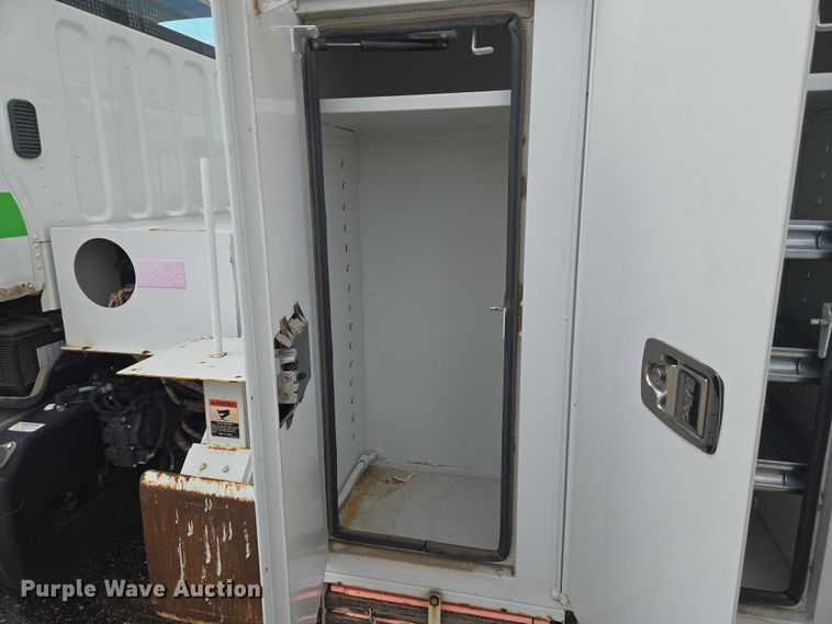 image for item EN8429 2012 Freightliner Business Class M2 bucket truck