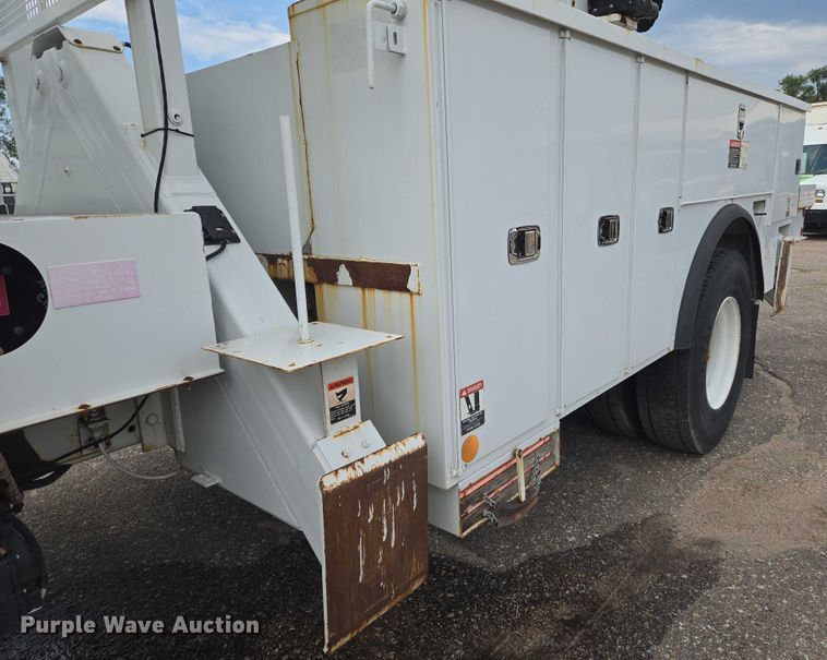 image for item EN8429 2012 Freightliner Business Class M2 bucket truck