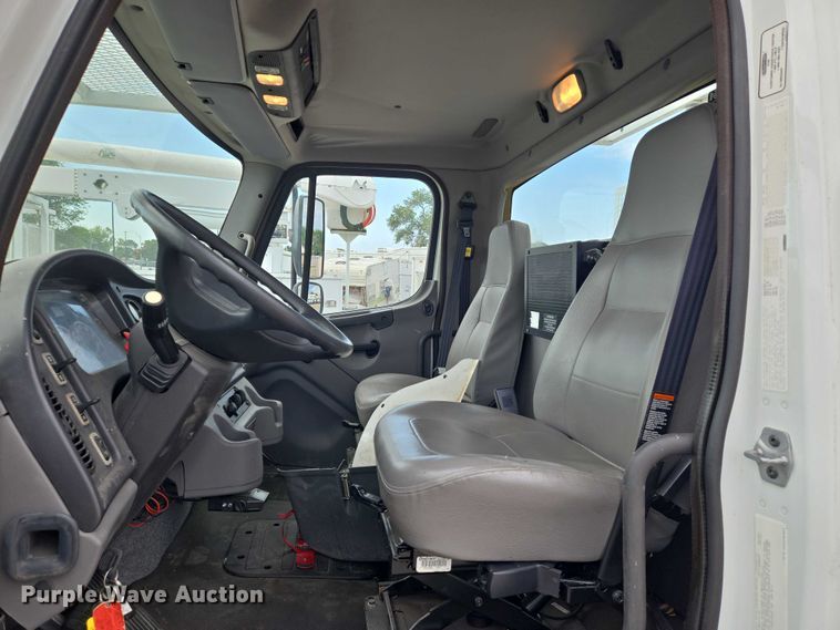 image for item EN8429 2012 Freightliner Business Class M2 bucket truck