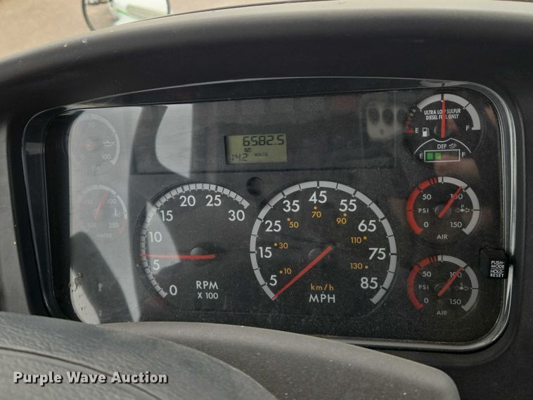 image for item EN8429 2012 Freightliner Business Class M2 bucket truck