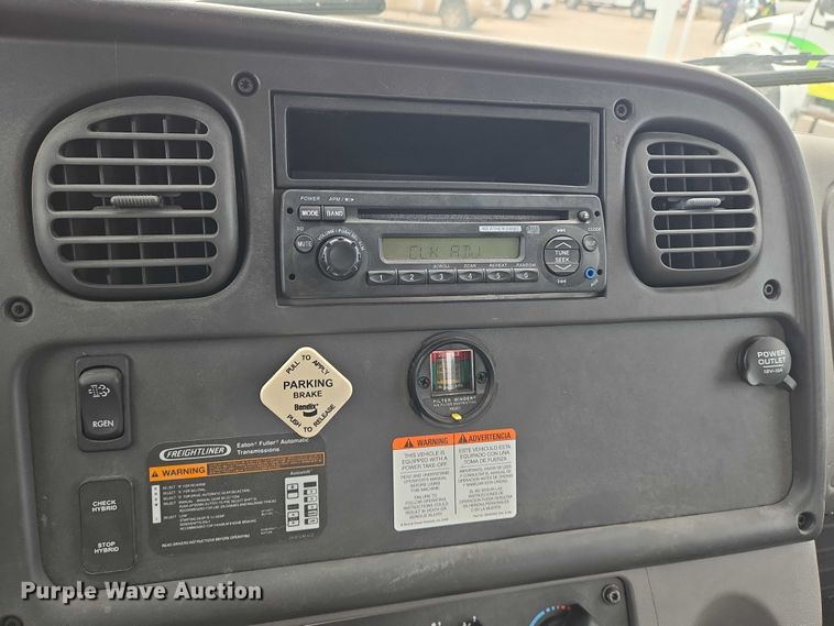 image for item EN8429 2012 Freightliner Business Class M2 bucket truck