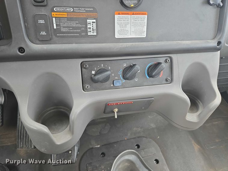 image for item EN8429 2012 Freightliner Business Class M2 bucket truck