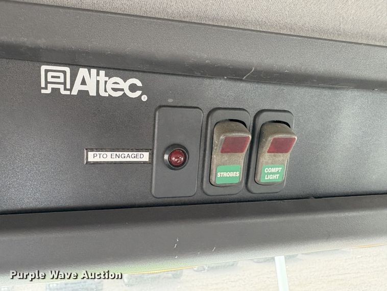 image for item EN8429 2012 Freightliner Business Class M2 bucket truck