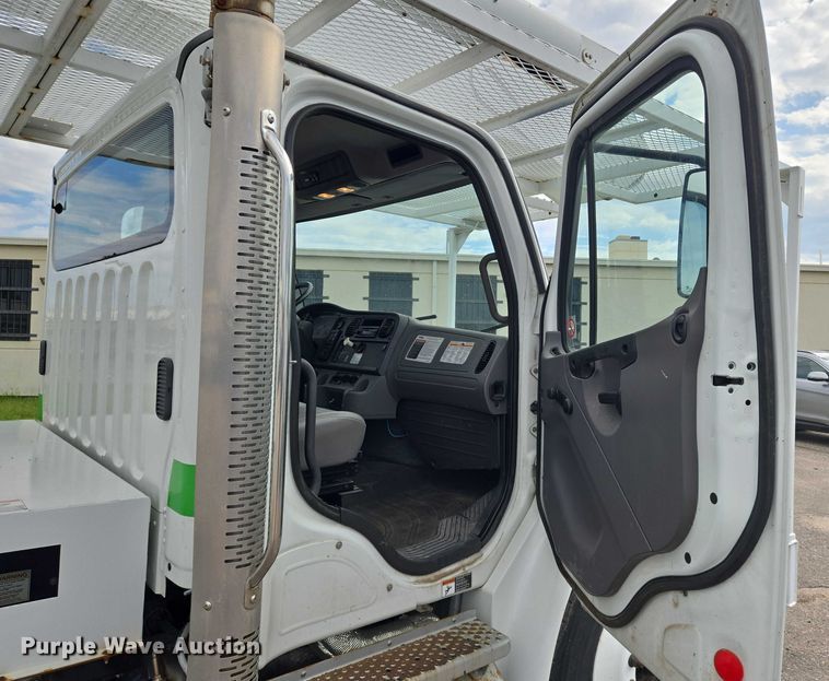 image for item EN8429 2012 Freightliner Business Class M2 bucket truck