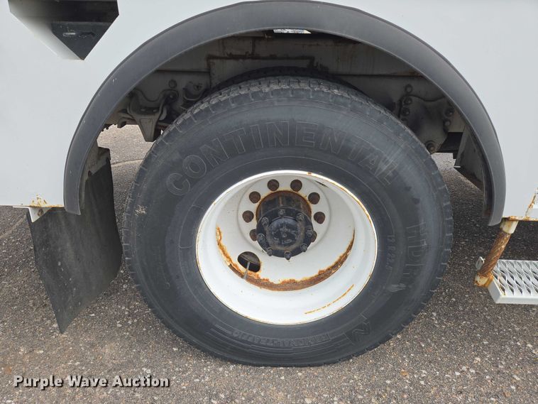 image for item EN8429 2012 Freightliner Business Class M2 bucket truck