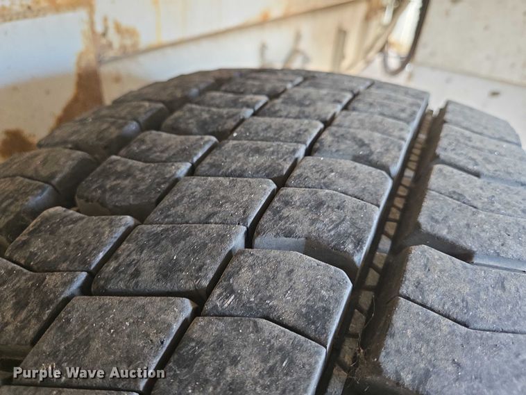 image for item EN8429 2012 Freightliner Business Class M2 bucket truck