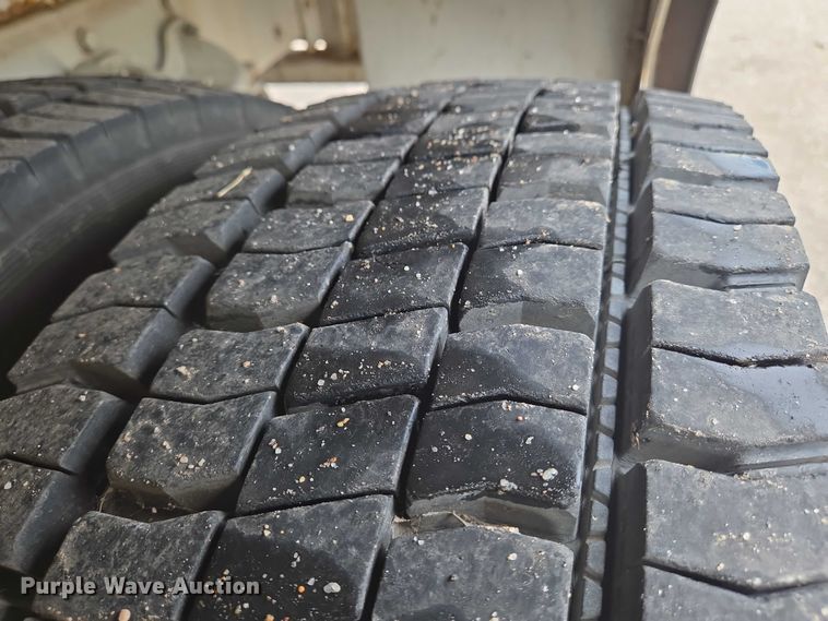 image for item EN8429 2012 Freightliner Business Class M2 bucket truck