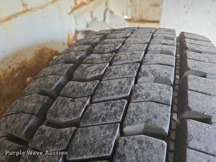 image for item EN8429 2012 Freightliner Business Class M2 bucket truck