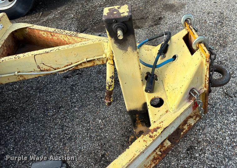 image for item EN8430 2004 Trailer King tilt deck equipment trailer