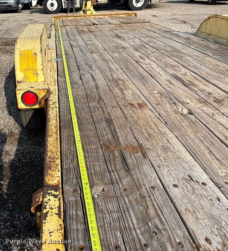 image for item EN8430 2004 Trailer King tilt deck equipment trailer